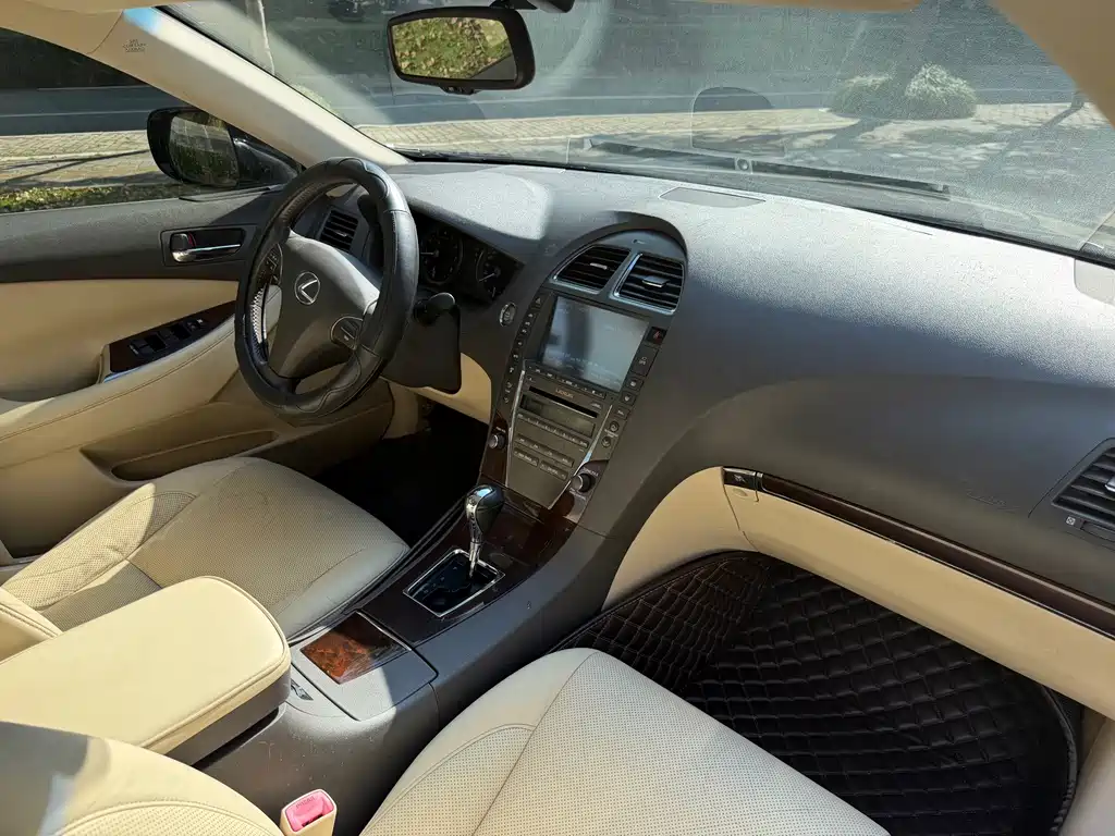 Lexus ES — миниатюра 10