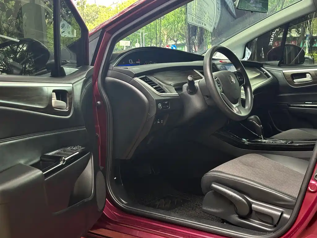 Honda Jade 210TURBO CVT Elegant Edition 5 seats, фото 6