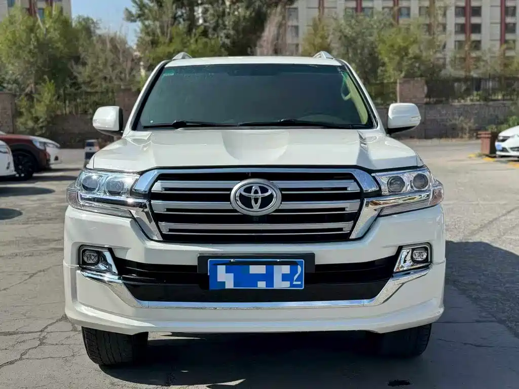 Toyota Land Cruiser 4.0L V6 Middle East Base Edition, фото 2