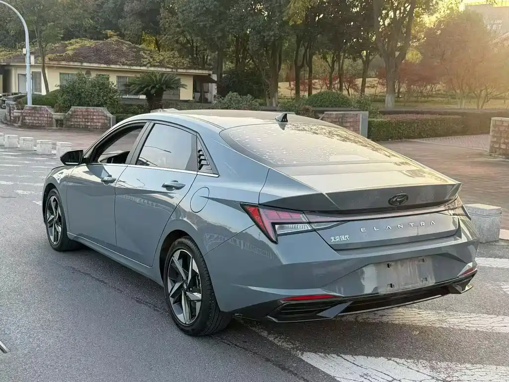 Hyundai Elantra — миниатюра 7