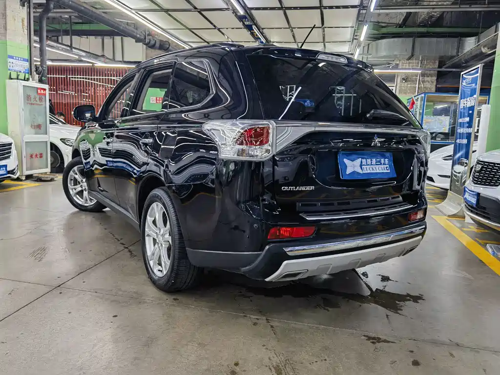 Mitsubishi Outlander (Import) — миниатюра 6