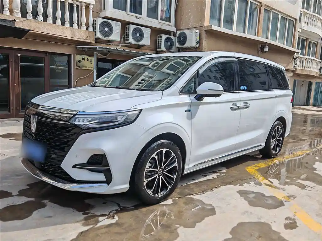 Roewe iMAX8 2022