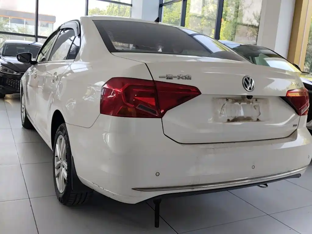 Volkswagen Jetta — миниатюра 5