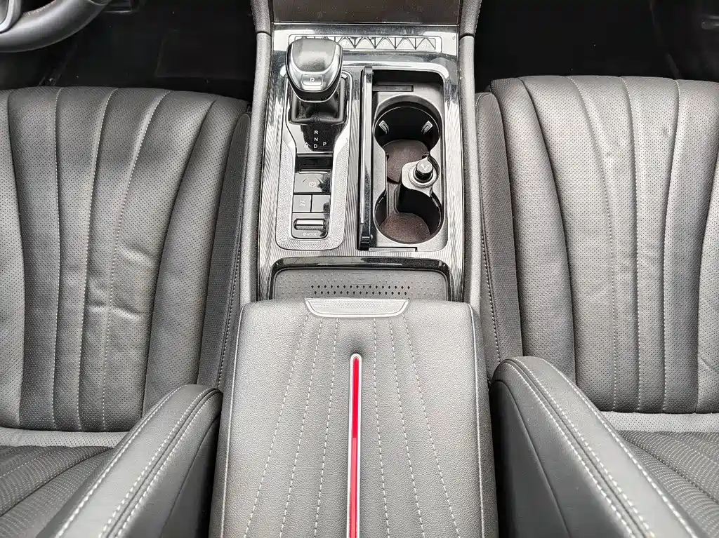 Hongqi Hongqi H5 — миниатюра 6