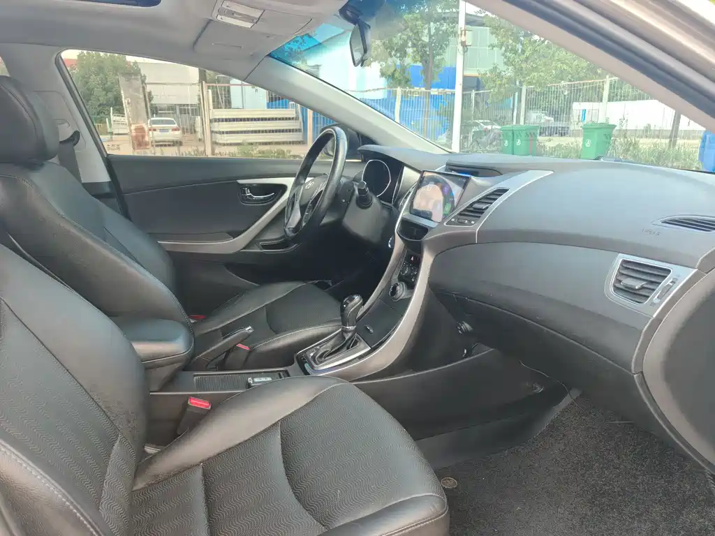 Hyundai Elantra Langdong — миниатюра 14