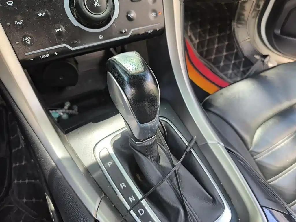 Ford Mondeo — миниатюра 7