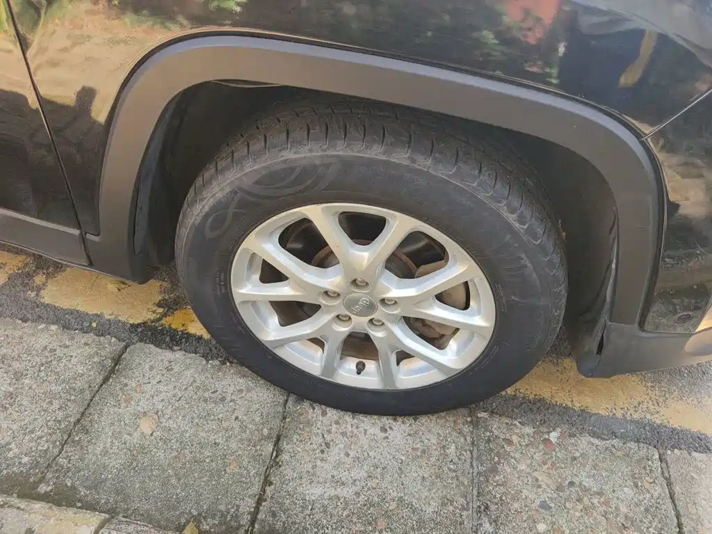 Jeep Cherokee — миниатюра 24