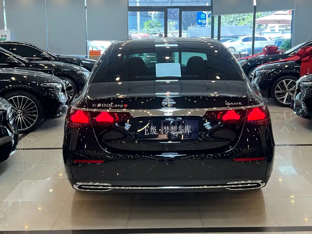 Mercedes-Benz E-Class — миниатюра 4