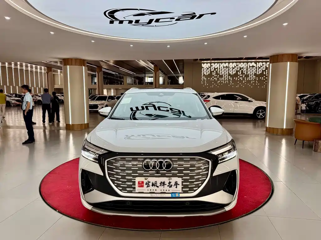 Audi Q4 e-tron — миниатюра 2