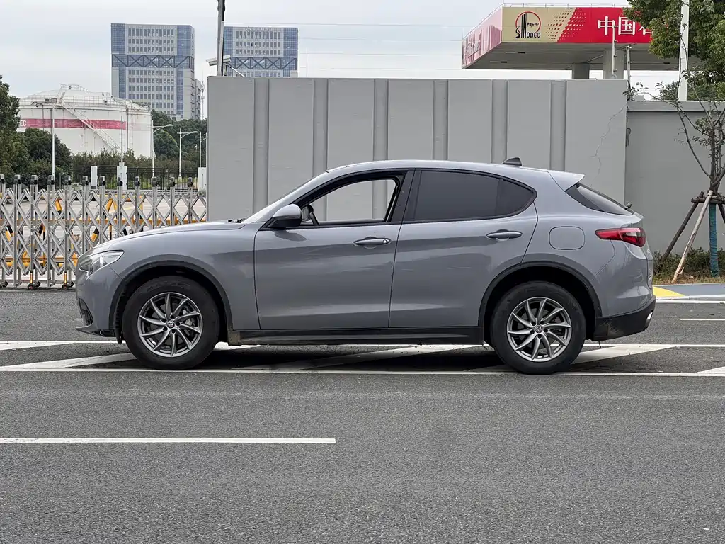 Alfa Romeo Stelvio — миниатюра 2