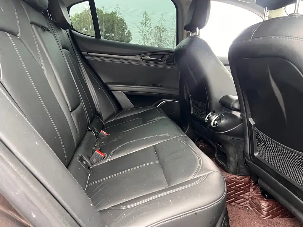 Alfa Romeo Stelvio — миниатюра 4