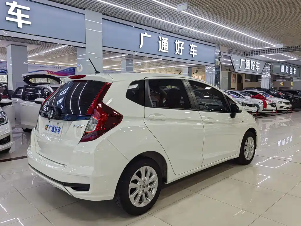 Honda Fit — миниатюра 9