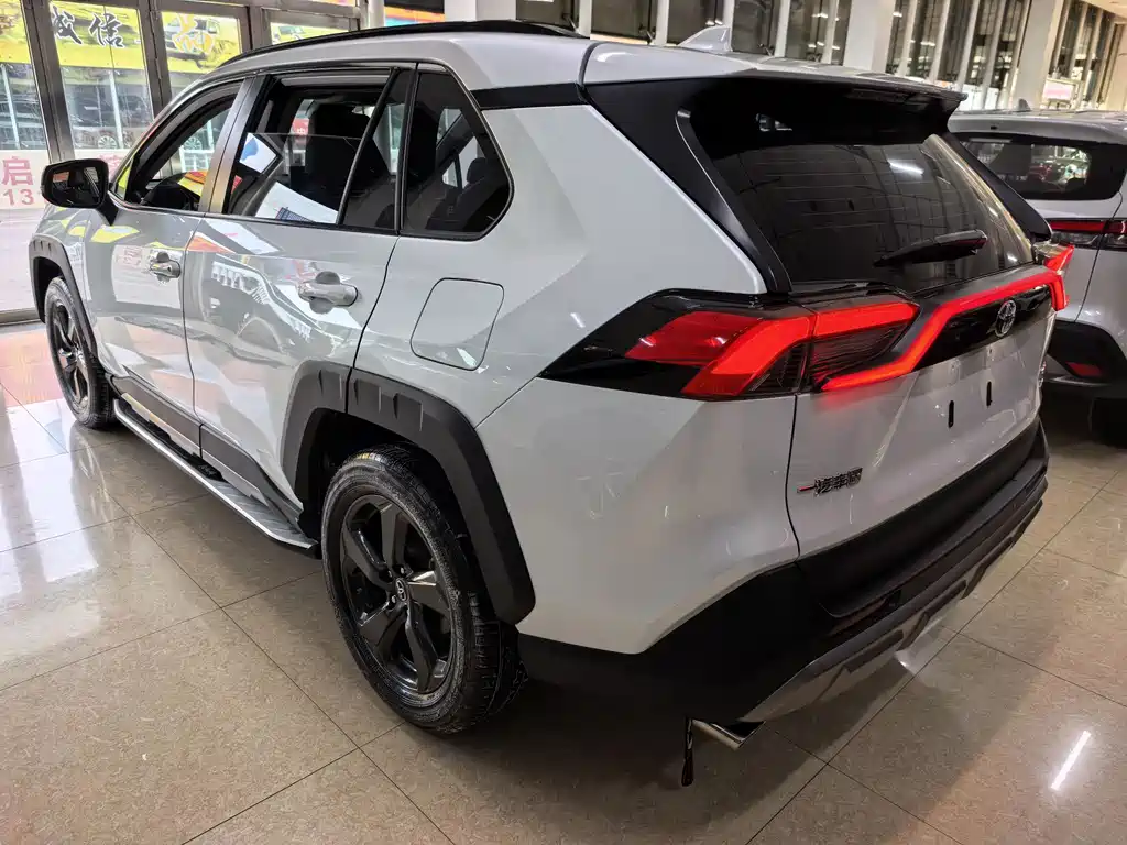 TOYOTA RAV4 RONGFANG