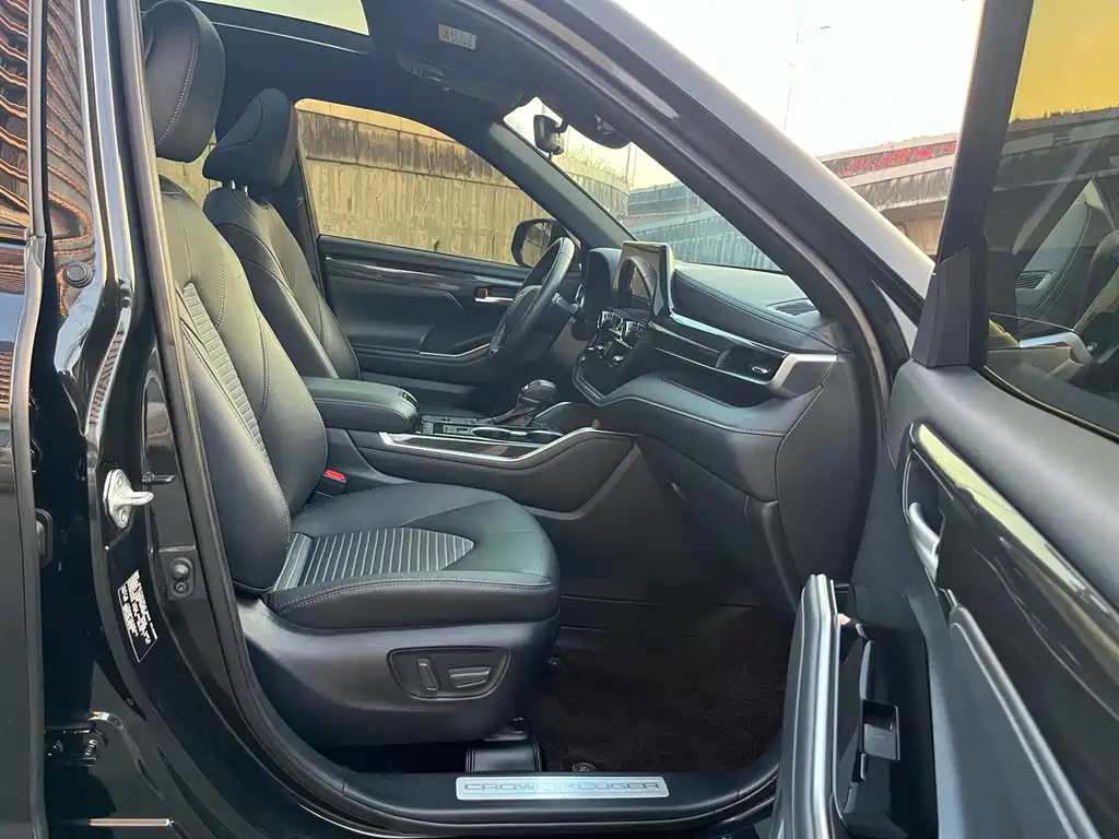 Toyota Crown Kluger — миниатюра 12