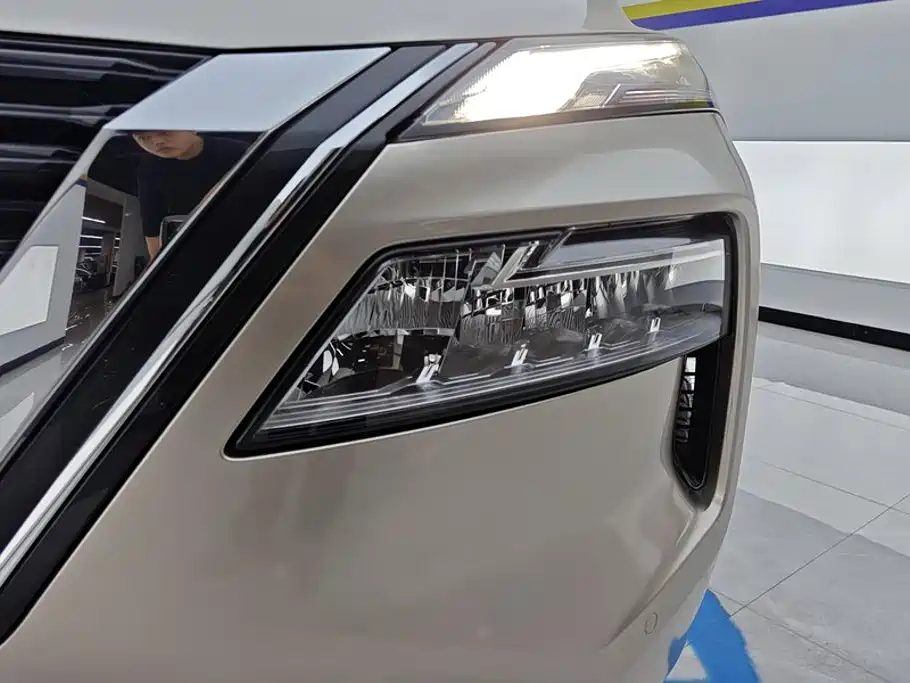 Nissan X-Trail — миниатюра 5
