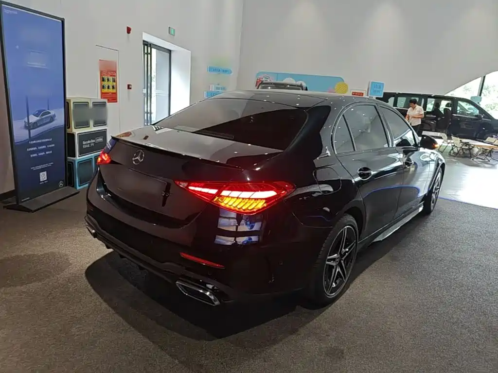 Mercedes-Benz C-Class — миниатюра 7