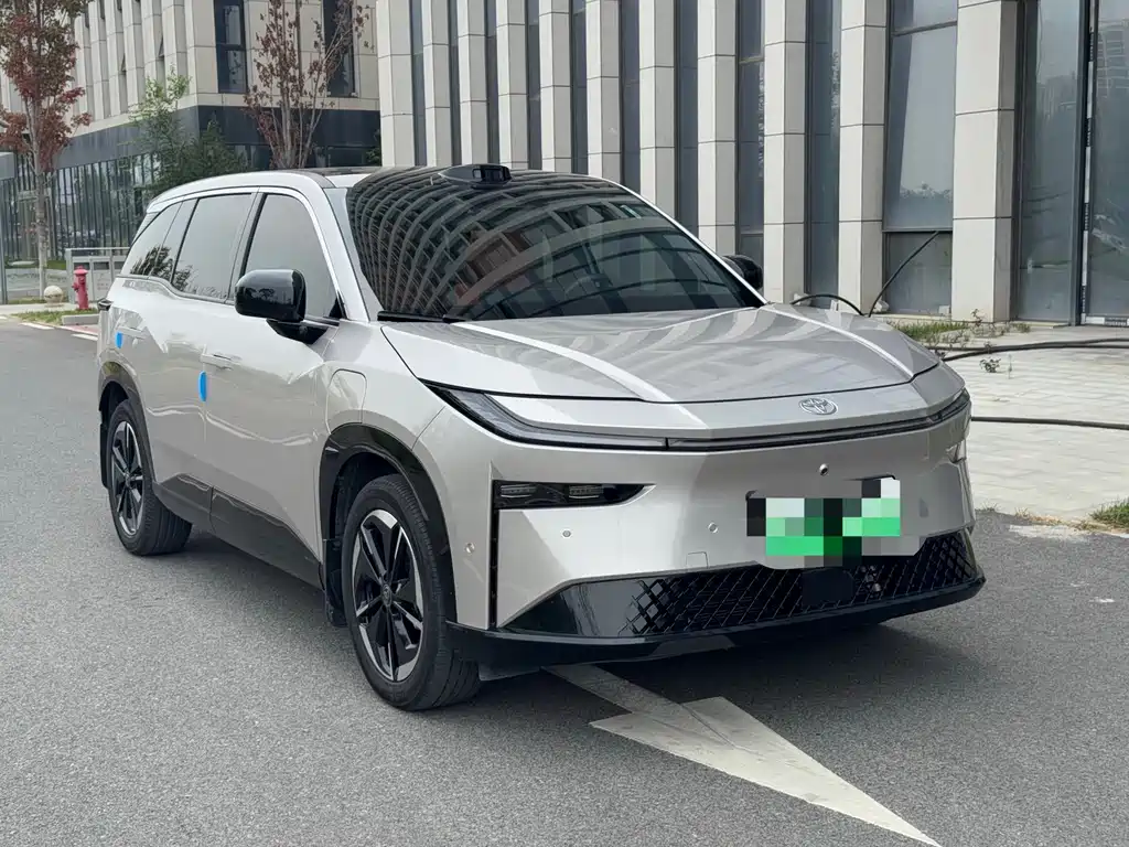 Toyota bZ3X — миниатюра 3
