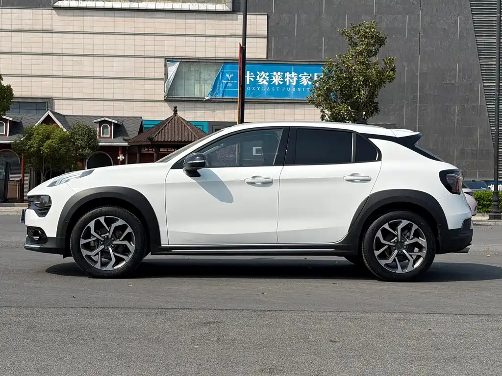 Lynk & Co 02 — миниатюра 6