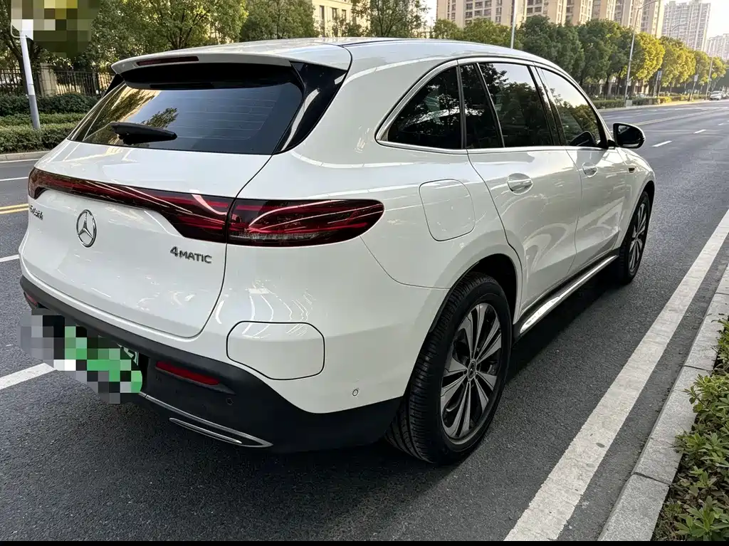 Mercedes-Benz EQC — миниатюра 17