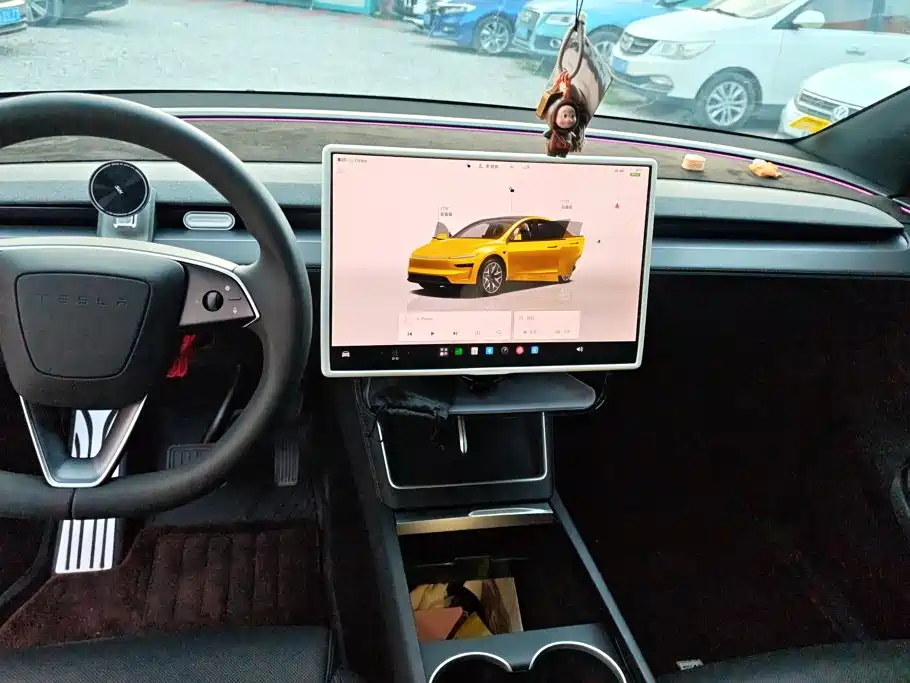 Tesla Model Y L — миниатюра 13
