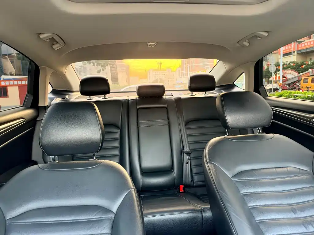 Ford Mondeo — миниатюра 14