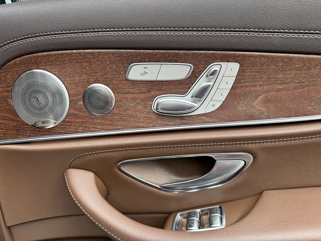 Mercedes-Benz E-Class — миниатюра 16