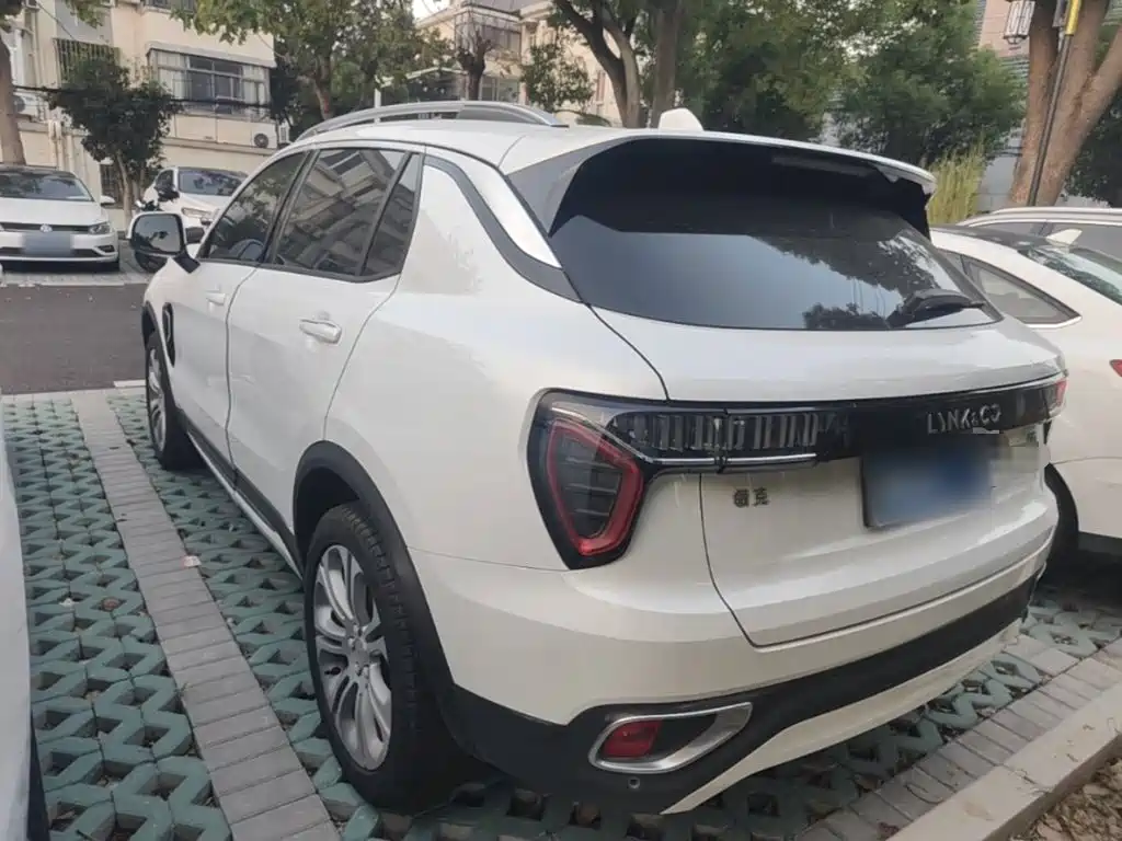 Lynk & Co 01 — миниатюра 5