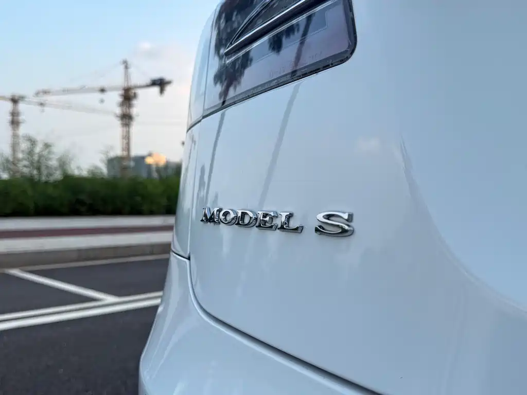 Tesla Model S — миниатюра 20