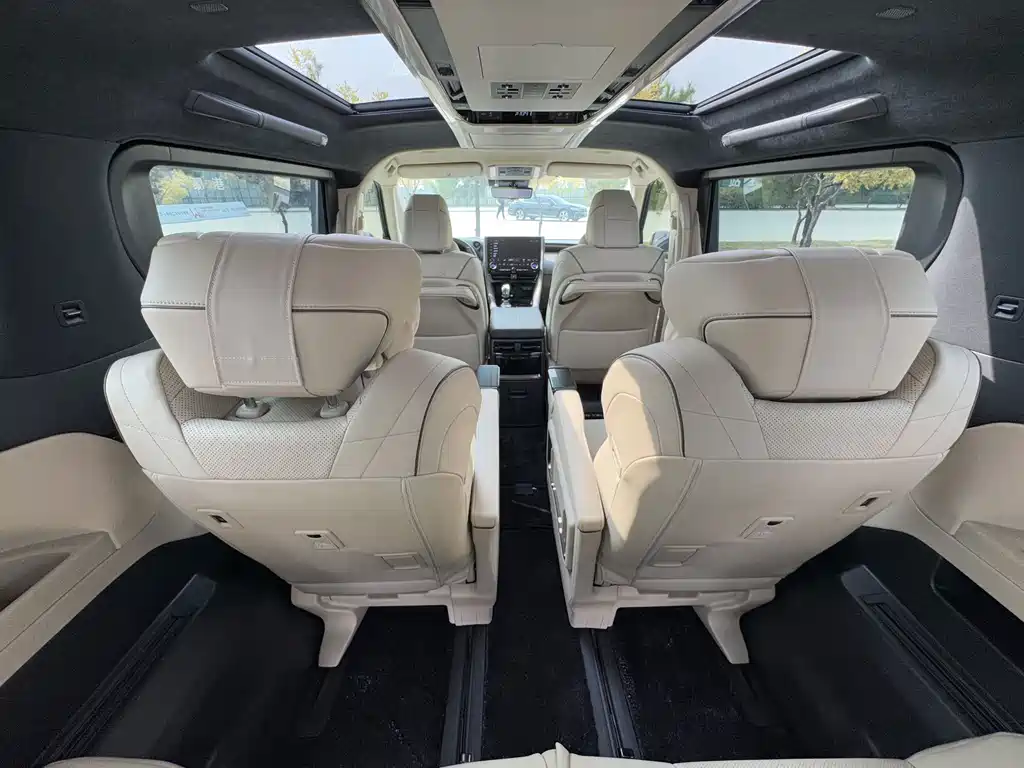Toyota Vellfire — миниатюра 18