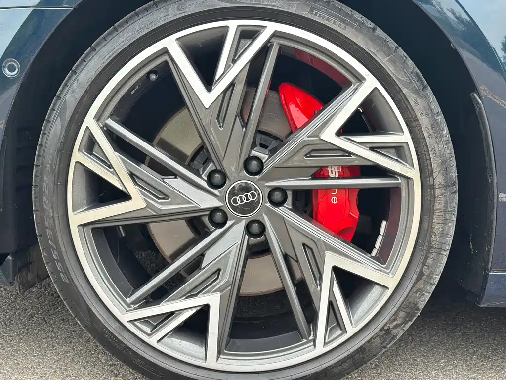 Audi A7L 2022 55 TFSI quattro S-line edition executive