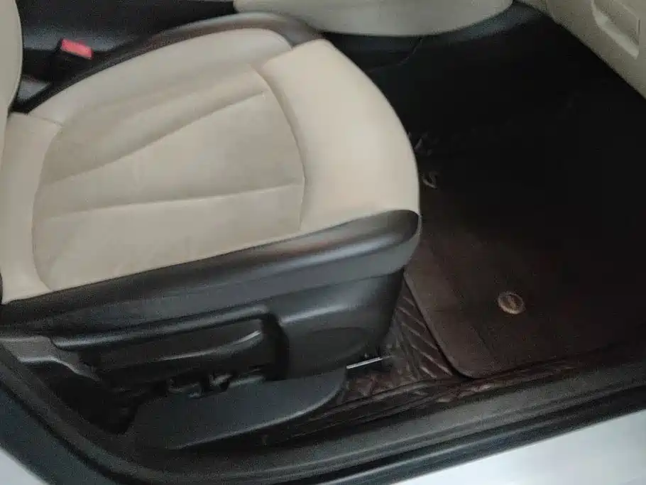 Buick Verano — миниатюра 7