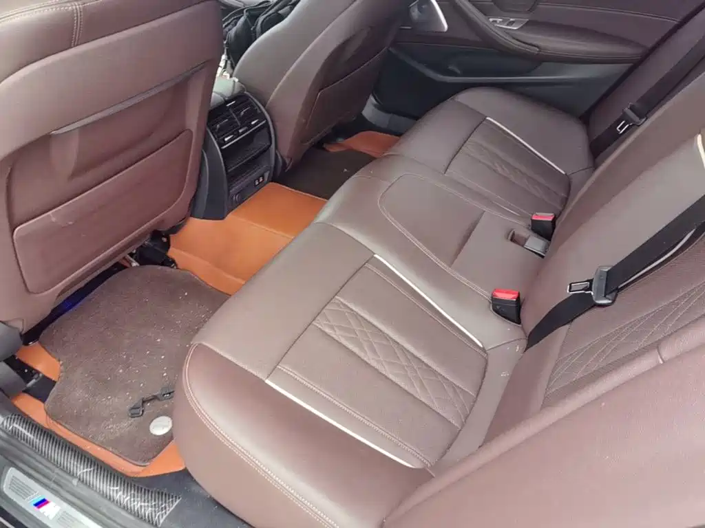 BMW 5 Series — миниатюра 17