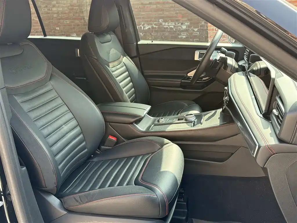 Ford Explorer — миниатюра 13