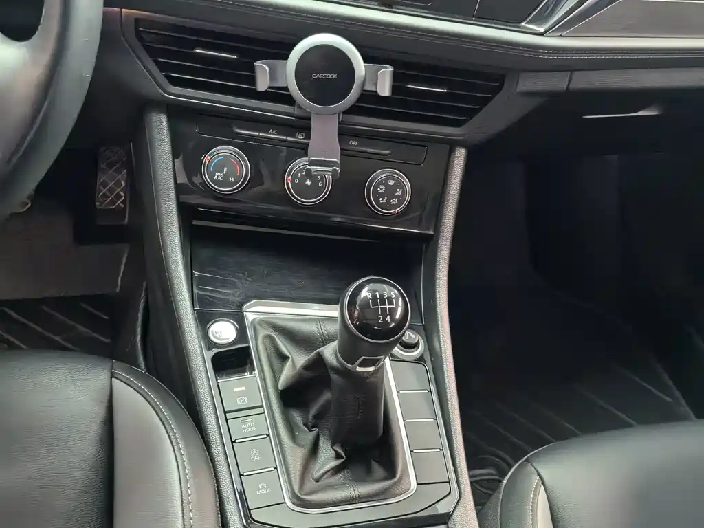 Volkswagen Sagitar — миниатюра 8