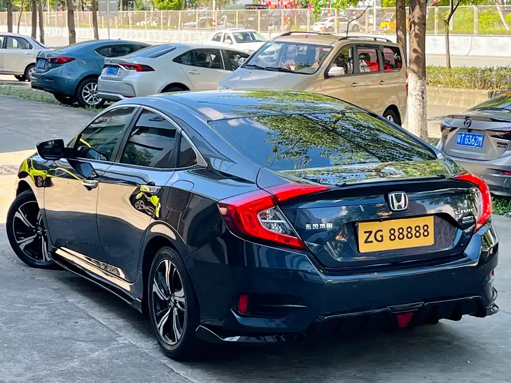 Honda Civic — миниатюра 6