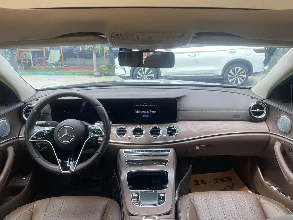 Mercedes-Benz E-Class — миниатюра 3