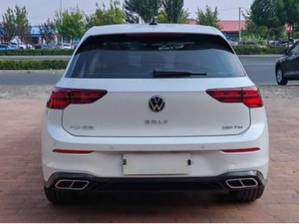 Volkswagen Golf 1.4 л 2023 г. Белый, пробег 37000 км