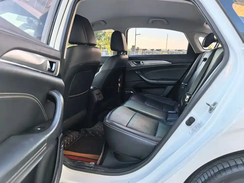 Changan Eado New Energy — миниатюра 5