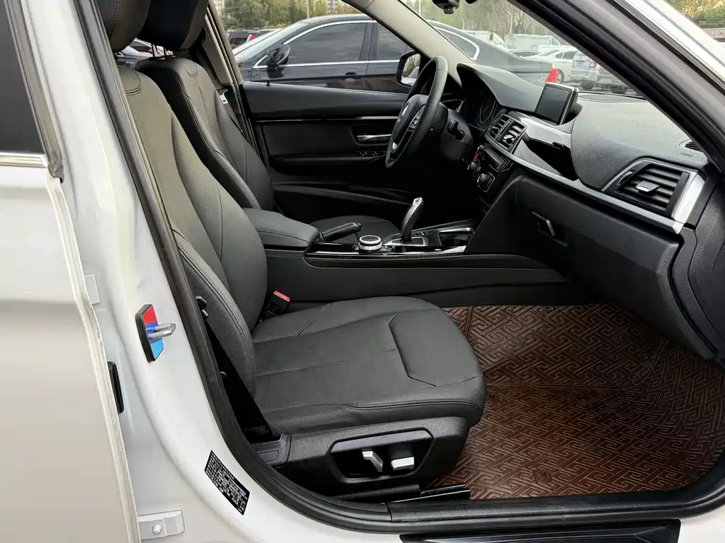 BMW 3 Series — миниатюра 18