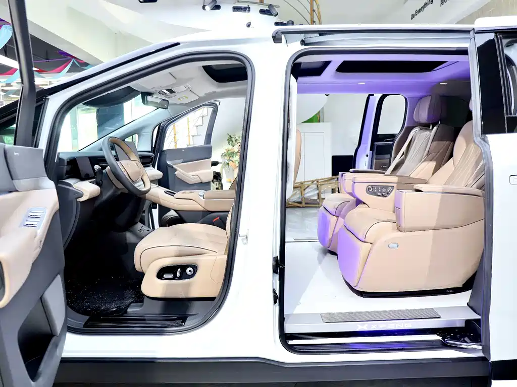 XPeng X9 — миниатюра 12