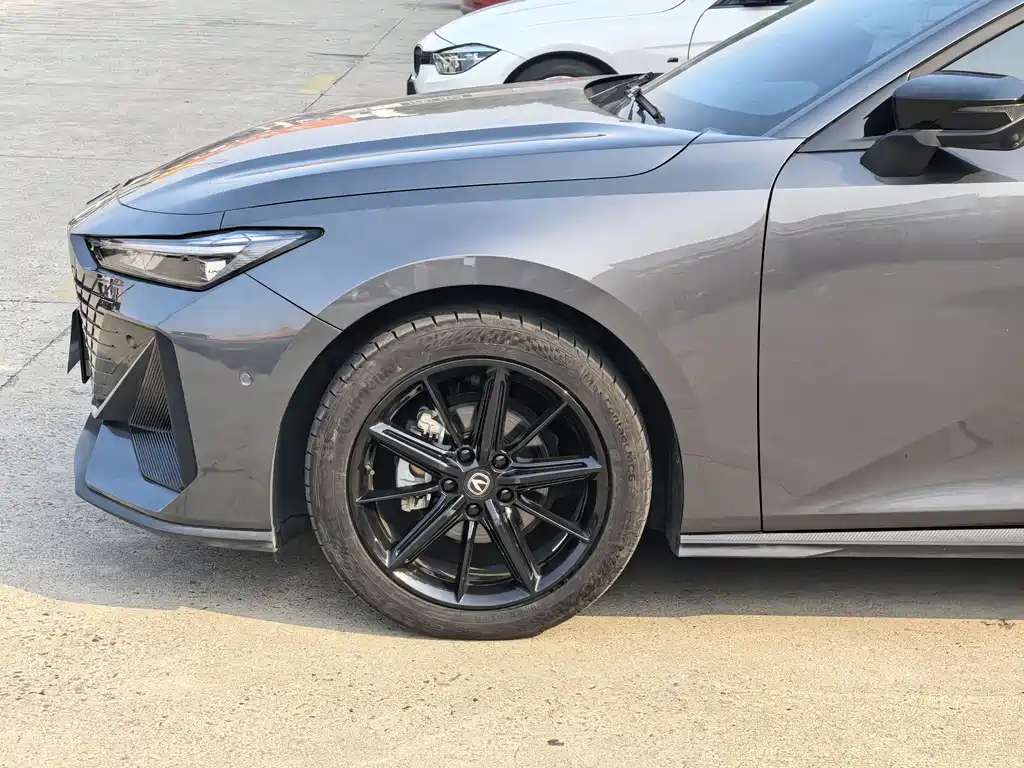 Changan UNI-V 2023 1.5T