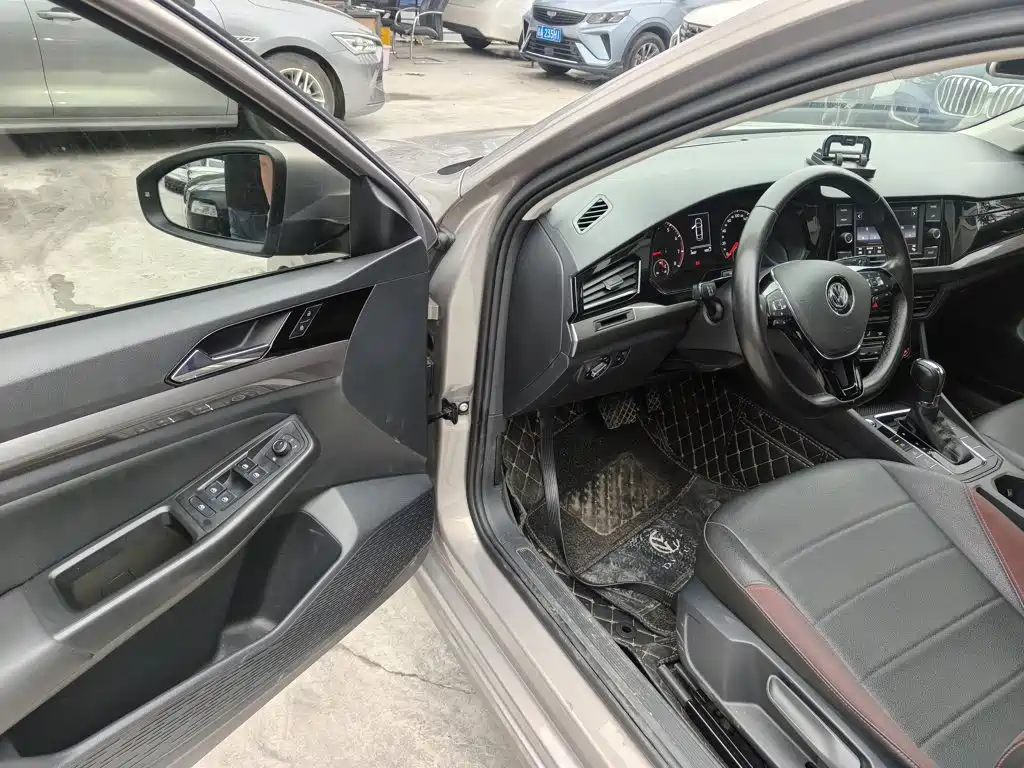 Volkswagen Bora — миниатюра 12