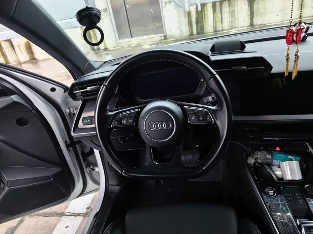Audi A3 1.4 л 2022 г. Белый, пробег 39800 км