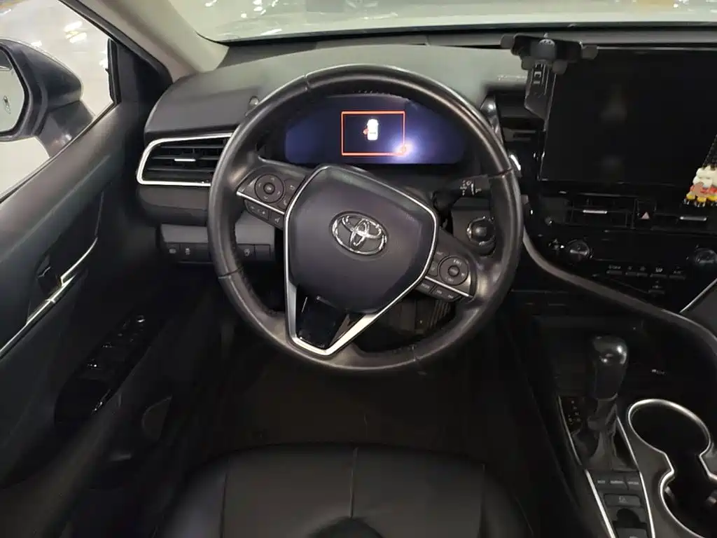 Toyota Camry — миниатюра 11