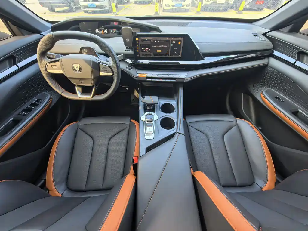 Changan UNI-V 2023 1.5T