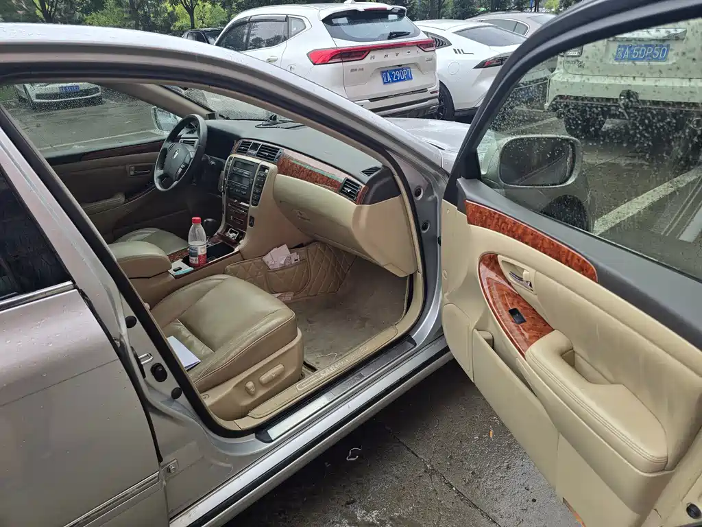 Toyota Crown — миниатюра 7