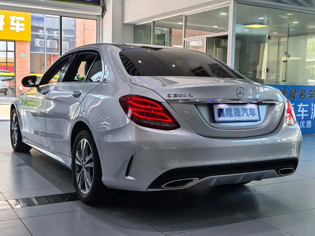 Mercedes-Benz C-Class — миниатюра 8