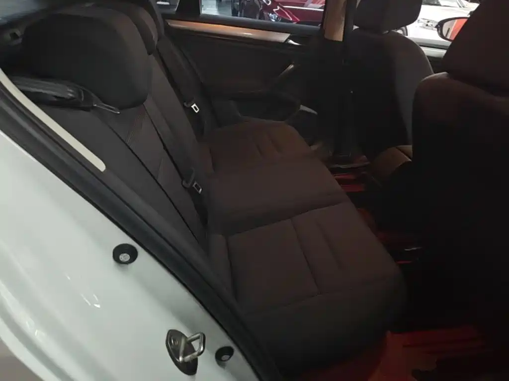 Volkswagen Bora — миниатюра 25
