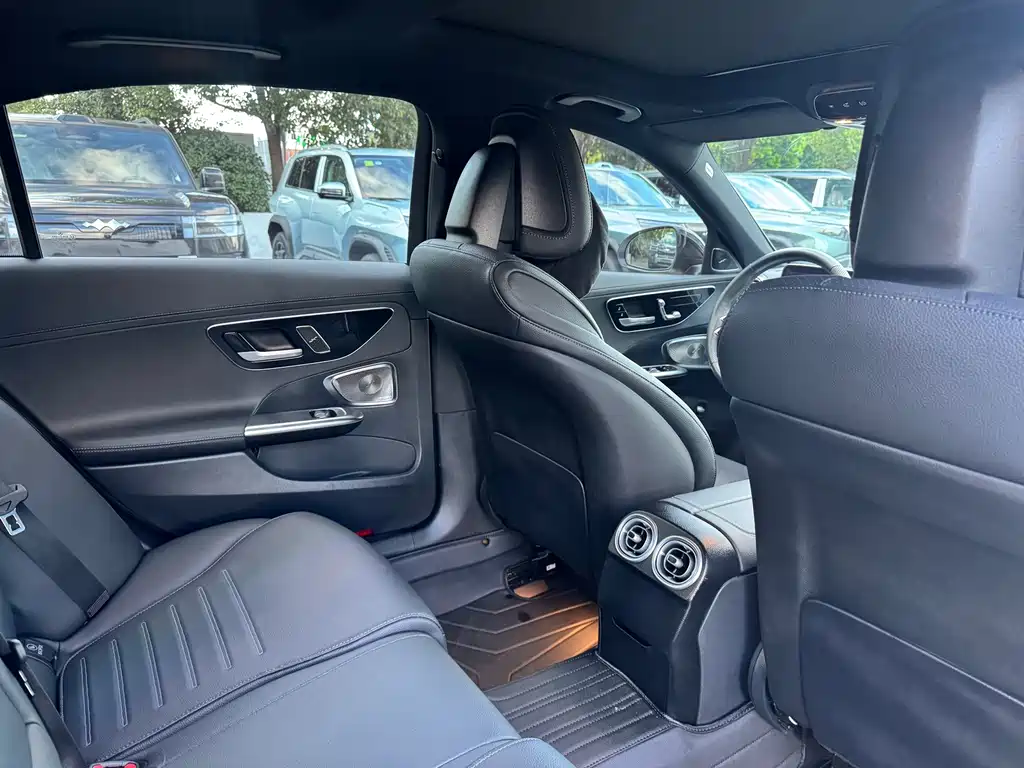 Mercedes-Benz C-Class — миниатюра 19