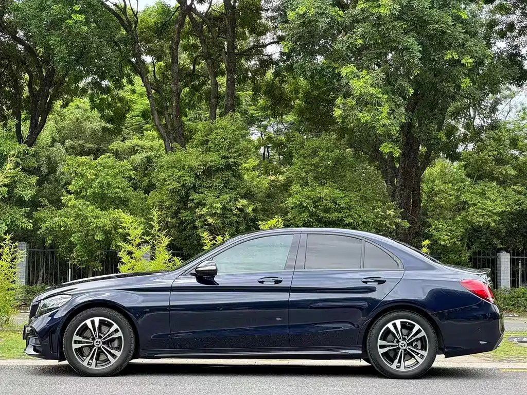 Mercedes-Benz C-Class — миниатюра 3